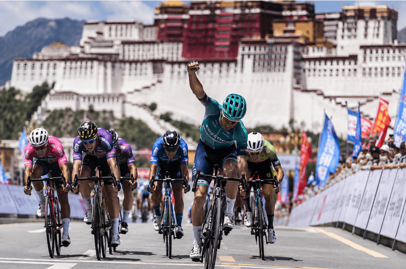 Trans-Himalaya: Davide Persico torna al successo a Lhasa, dominio italiano nella terza tappa Trans-Himalaya: Davide Persico torna al successo a Lhasa, dominio italiano nella terza tappa